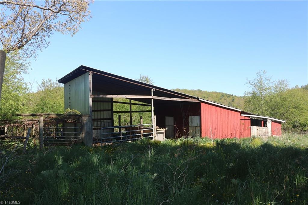 227 Reece Road Southwest Willis, VA 24380 - Photo 17 of 27