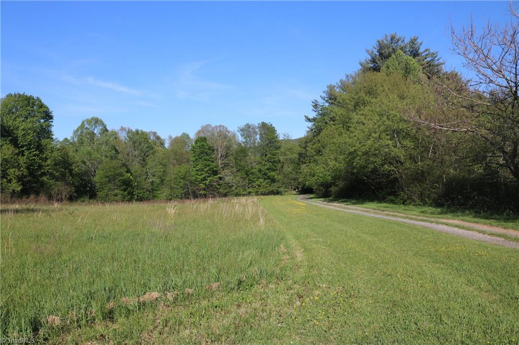 227 Reece Road Southwest Willis, VA 24380 - Photo 4 of 27