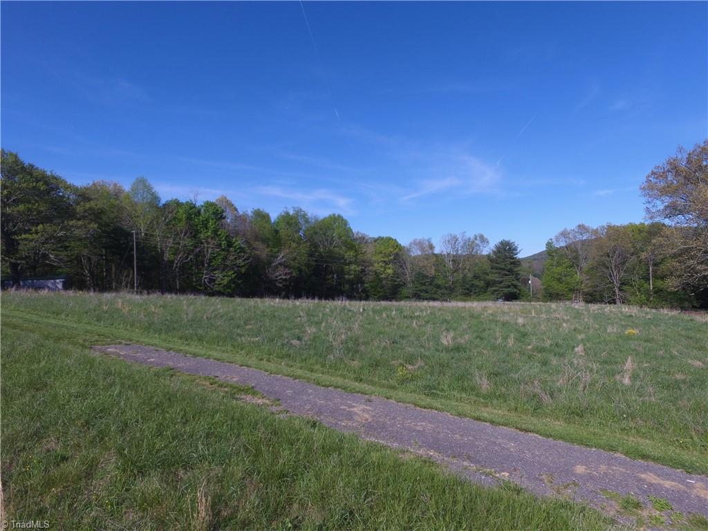 227 Reece Road Southwest Willis, VA 24380 - Photo 10 of 27