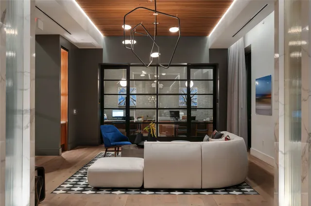 $1,914 | 160 Birdsall Street, Unit 1135, Houston, TX 77007