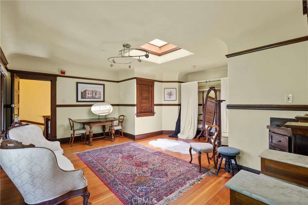 909 Jefferson Street Red Bluff, CA 96080 - Photo 25 of 41 a living room with furniture a rug and a table