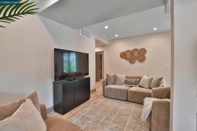 $4,946,000 | 946 Risa Road, Lafayette, CA 94549