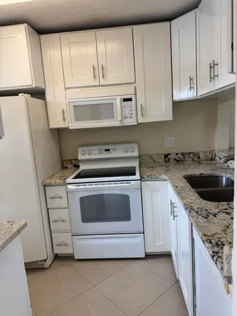 $2,850 | 9921 Three Lakes Circle, Unit 9921, Boca Raton, FL 33428