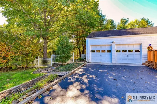 $679,000 | 19 Jurgelsky Road, Monroe Township, NJ 08831