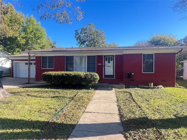 a view of a house with pool