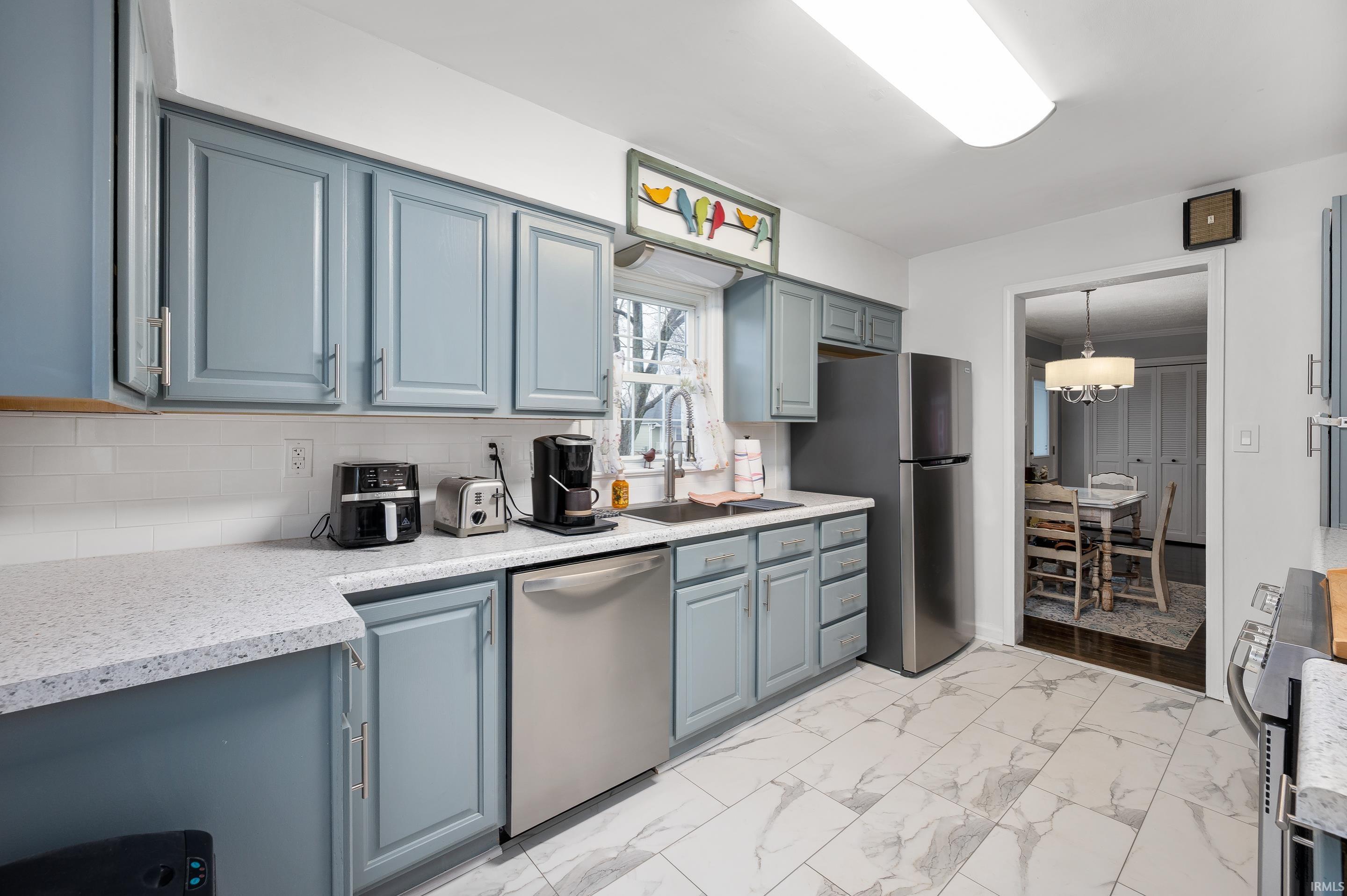 3108 West Torquay Road Muncie, IN 47304 - Photo 8 of 21