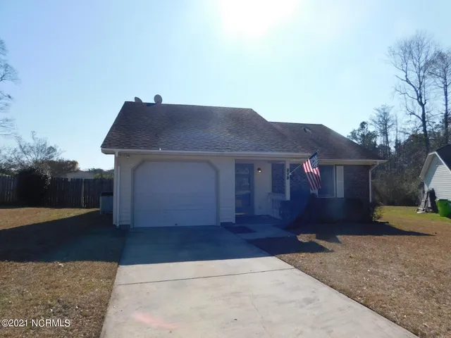 $1,155 | 372 Lee Drive, Havelock, NC 28532