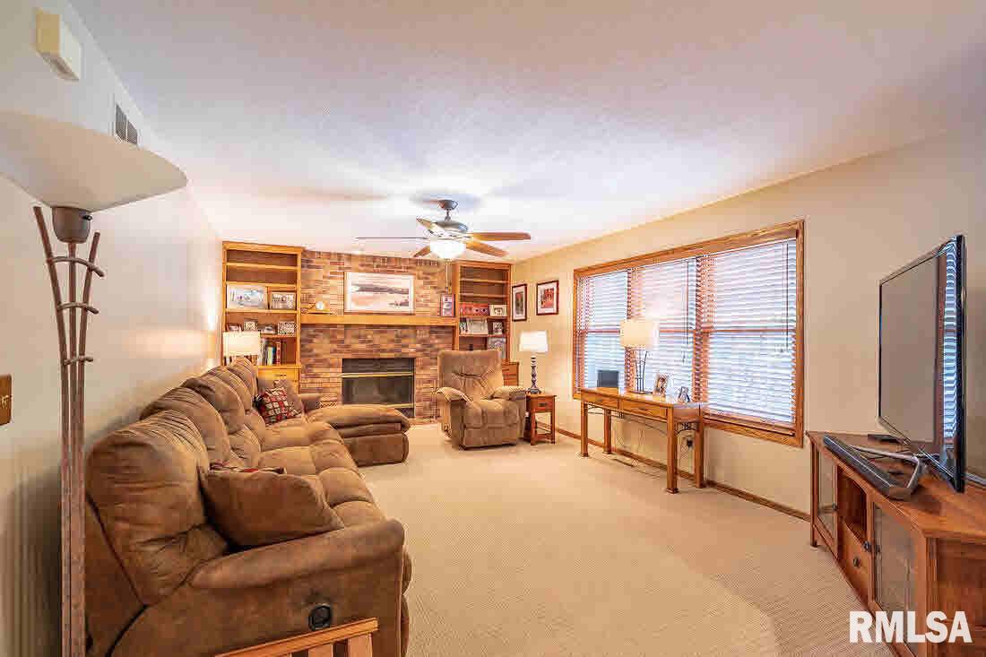 3612 Deertrail Road Bettendorf, IA 52722 - Photo 13 of 23 Gallery Image 13