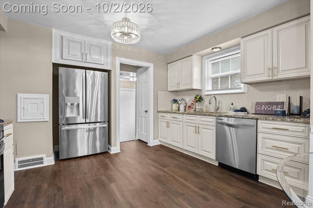 429 Moran Road Grosse Pointe Farms, MI 48236 - Photo 10 of 35 Gallery Image 10