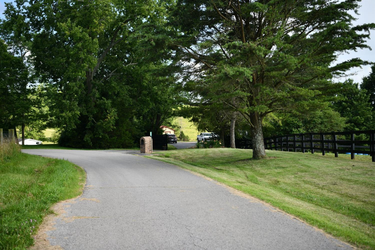 426 Prescott Road Paris, KY 40361 - Photo 4 of 93 Listing Photo
