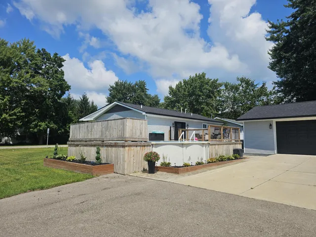 $339,000 | 36761 Willow Road, New Boston, MI 48164