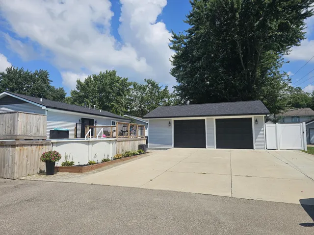 $339,000 | 36761 Willow Road, New Boston, MI 48164
