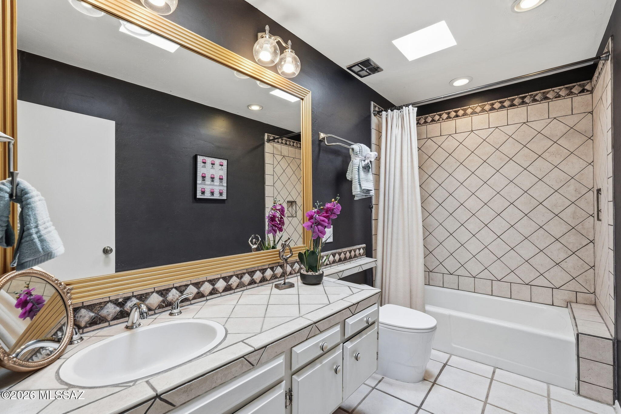 2854 West Magee Road Tucson, AZ 85742 - Photo 24 of 36 2nd bathroom, custom tile vanity top and shower surrounds