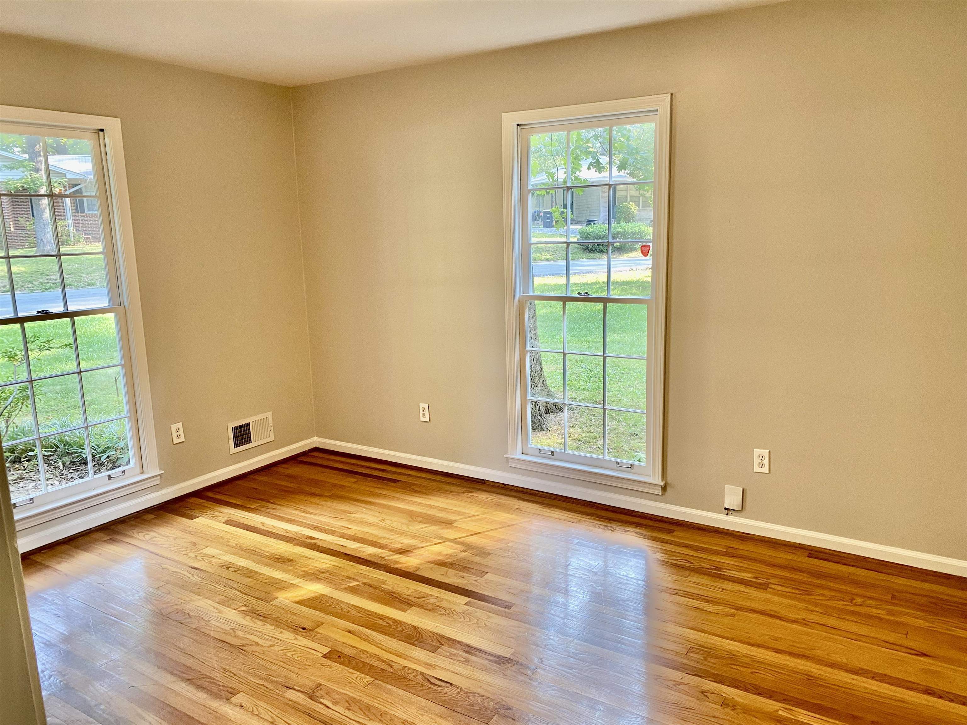 16 Jefferson Drive Rome, GA 30165 - Photo 14 of 26 a view of a room with wooden floor and a window