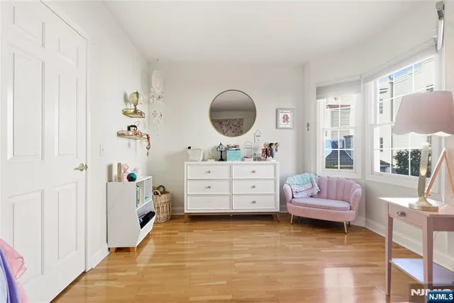 $739,000 | 216 The Promenade, Edgewater, NJ 07020