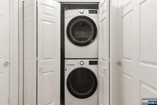 $739,000 | 216 The Promenade, Edgewater, NJ 07020