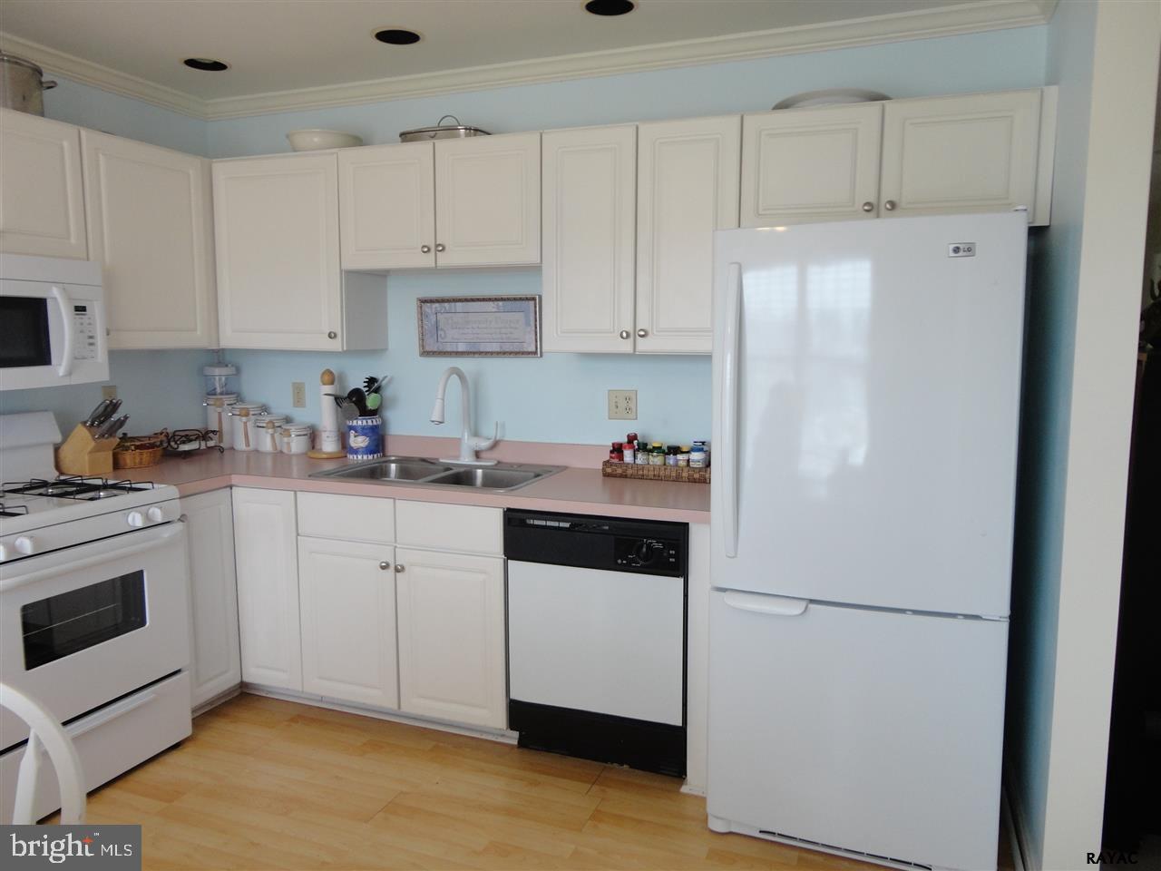 111 Country Ridge Drive Red Lion, PA 17356 - Photo 8 of 32 Gallery Image 8