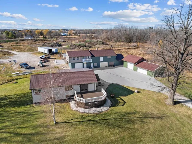 $664,900 | N7330 Lakeshore Road, Mosel, WI 53083