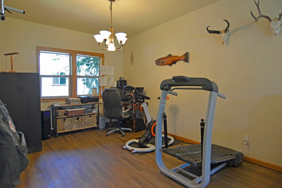 16856 Downey Road Bend, OR 97707 - Photo 16 of 36 16