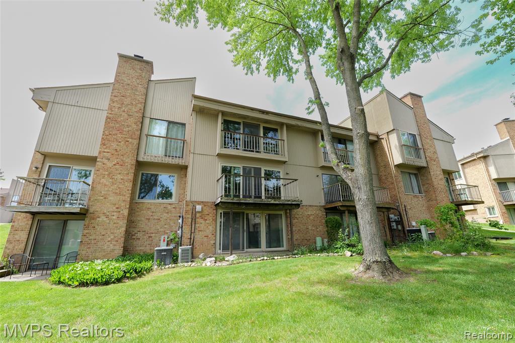 804 Oak Brook Ridge Drive, Unit 149 Rochester, MI 48307 - Photo 2 of 31