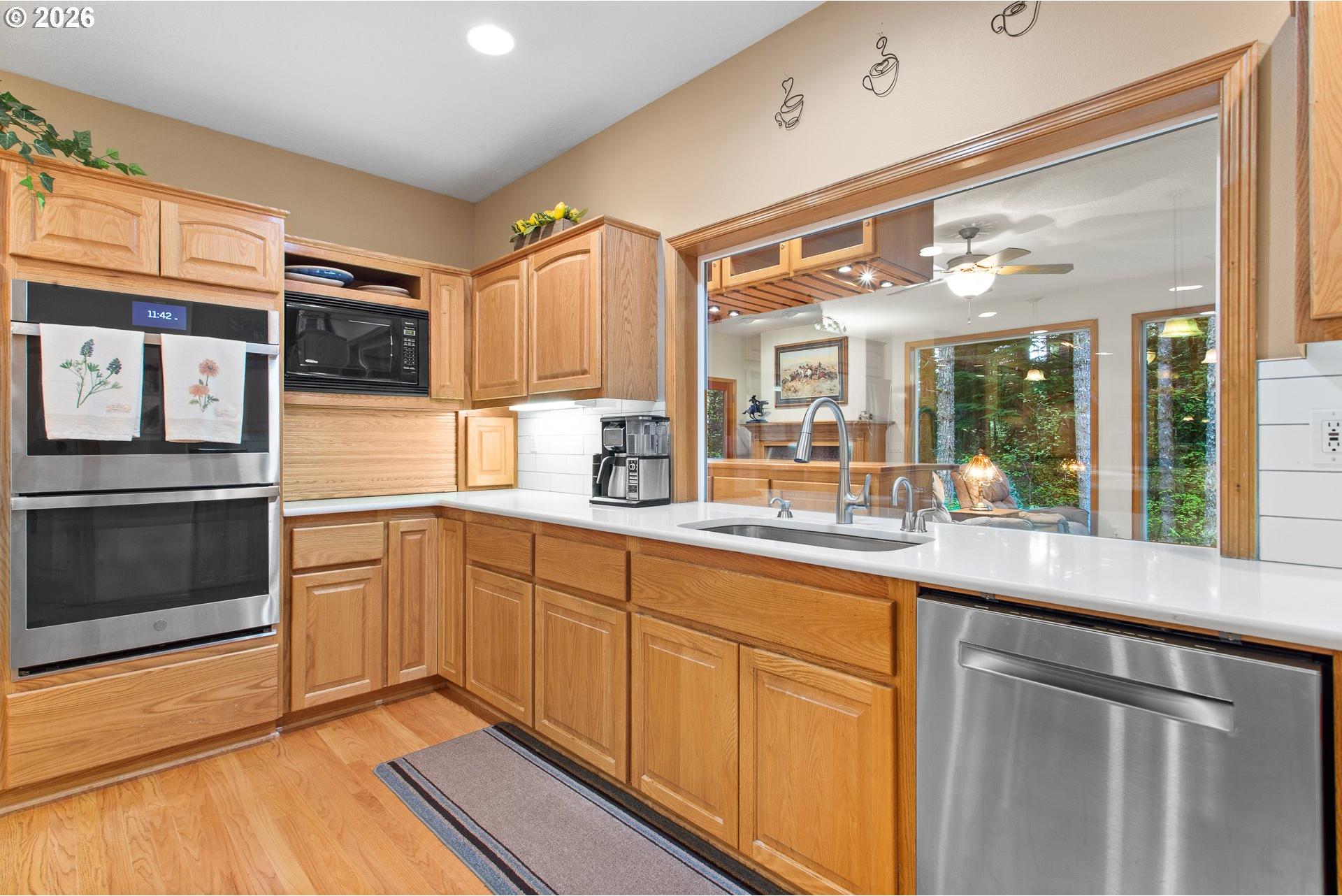 9920 Southeast Bull Run Road Corbett, OR 97019 - Photo 17 of 48 Kitchen