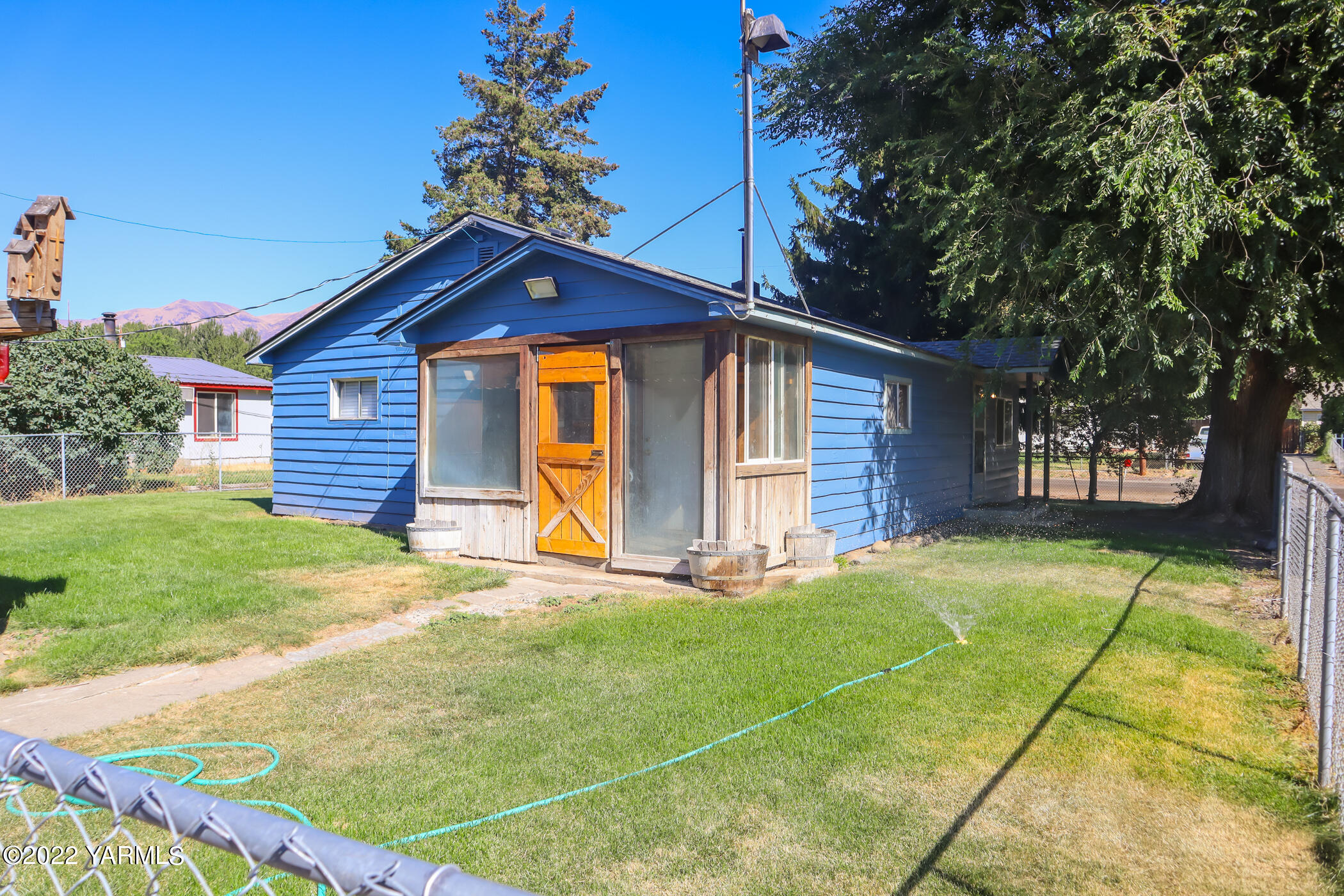 210 Klockhamer Road Naches, WA 98937 - Photo 4 of 25 Side Yard