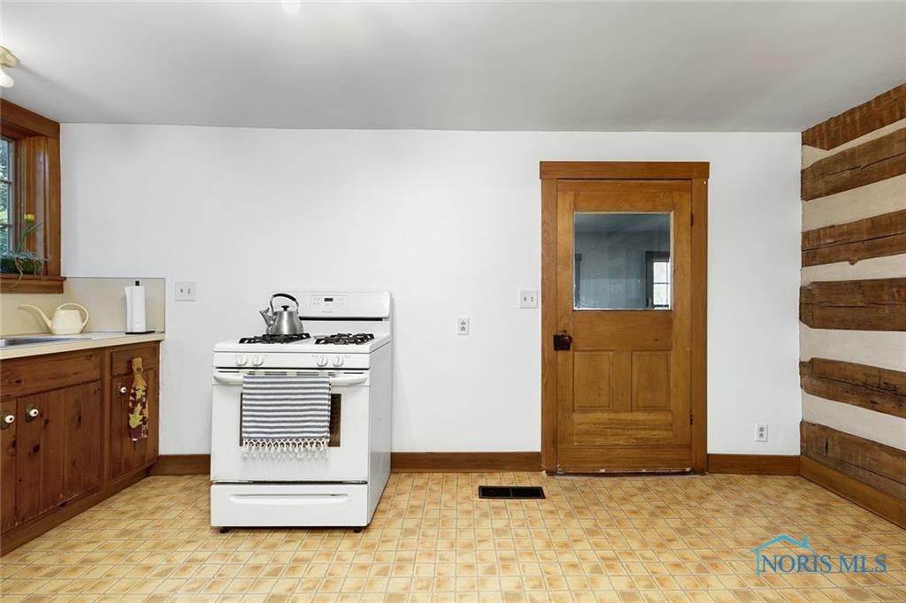 7450 Finzel Road Whitehouse, OH 43571 - Photo 16 of 50 Gallery Image 16