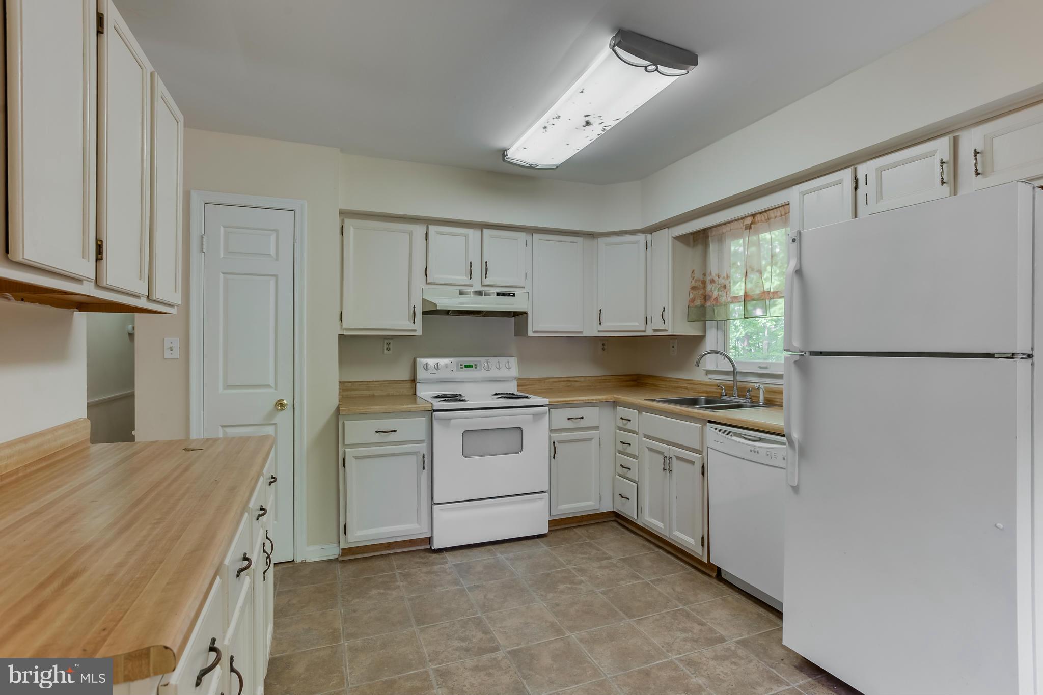 139 Choptank Road Stafford, VA 22556 - Photo 11 of 27 Kitchen