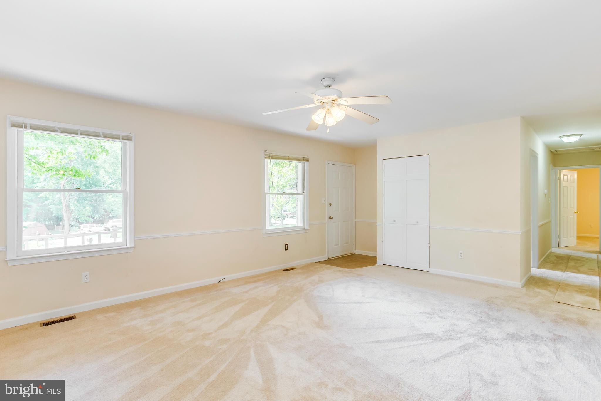 139 Choptank Road Stafford, VA 22556 - Photo 6 of 27 Living Room