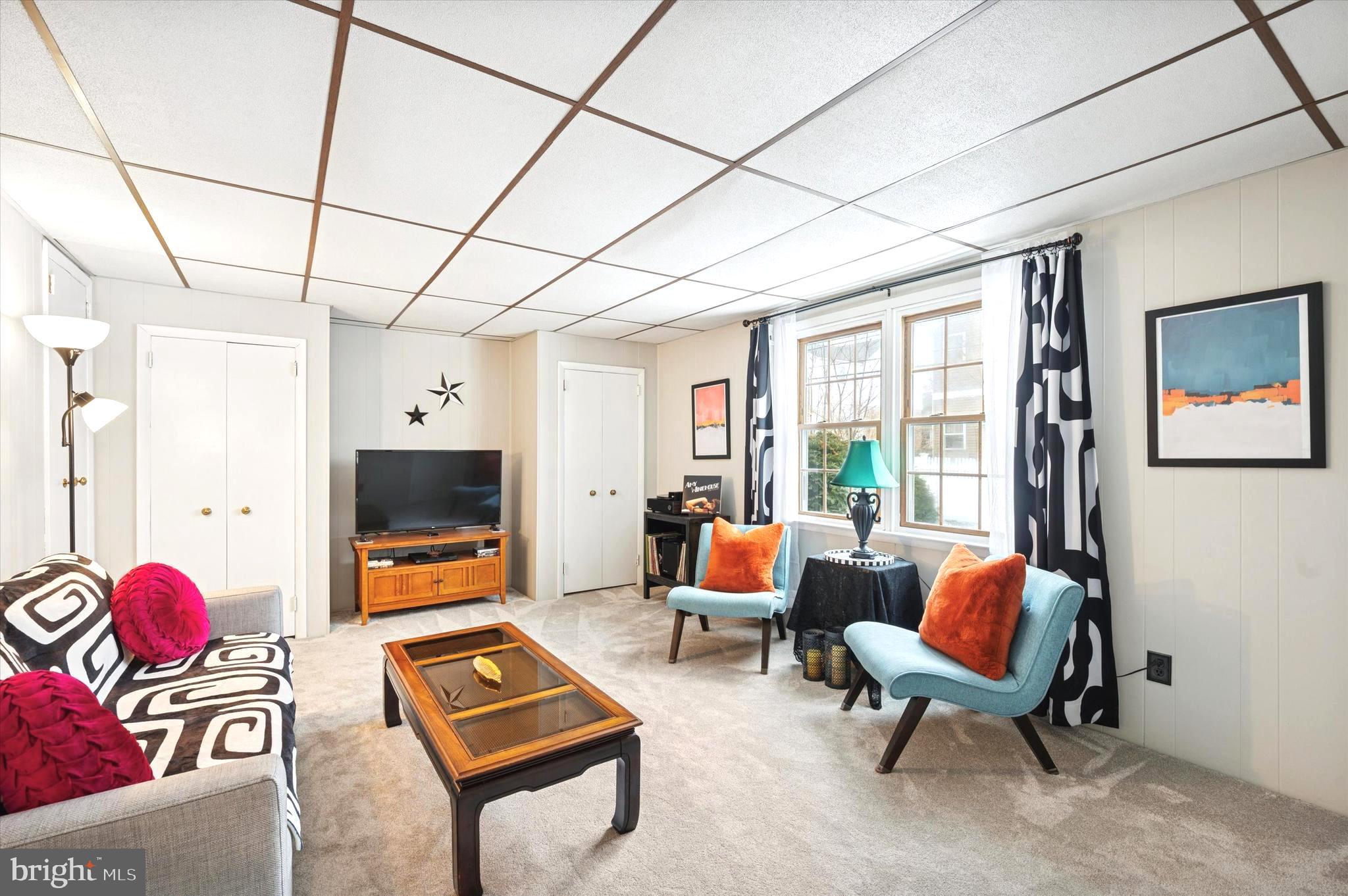 224 Farnham Road Havertown, PA 19083 - Photo 11 of 20 Den/ 1st Floor Suite