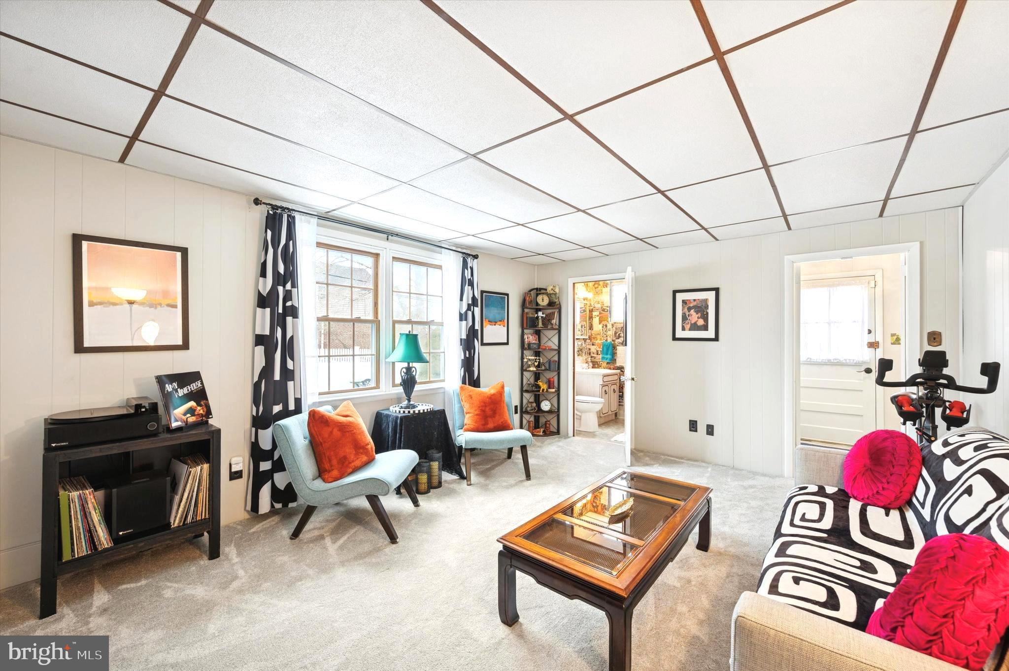 224 Farnham Road Havertown, PA 19083 - Photo 12 of 20 Den/ 1st Floor Suite