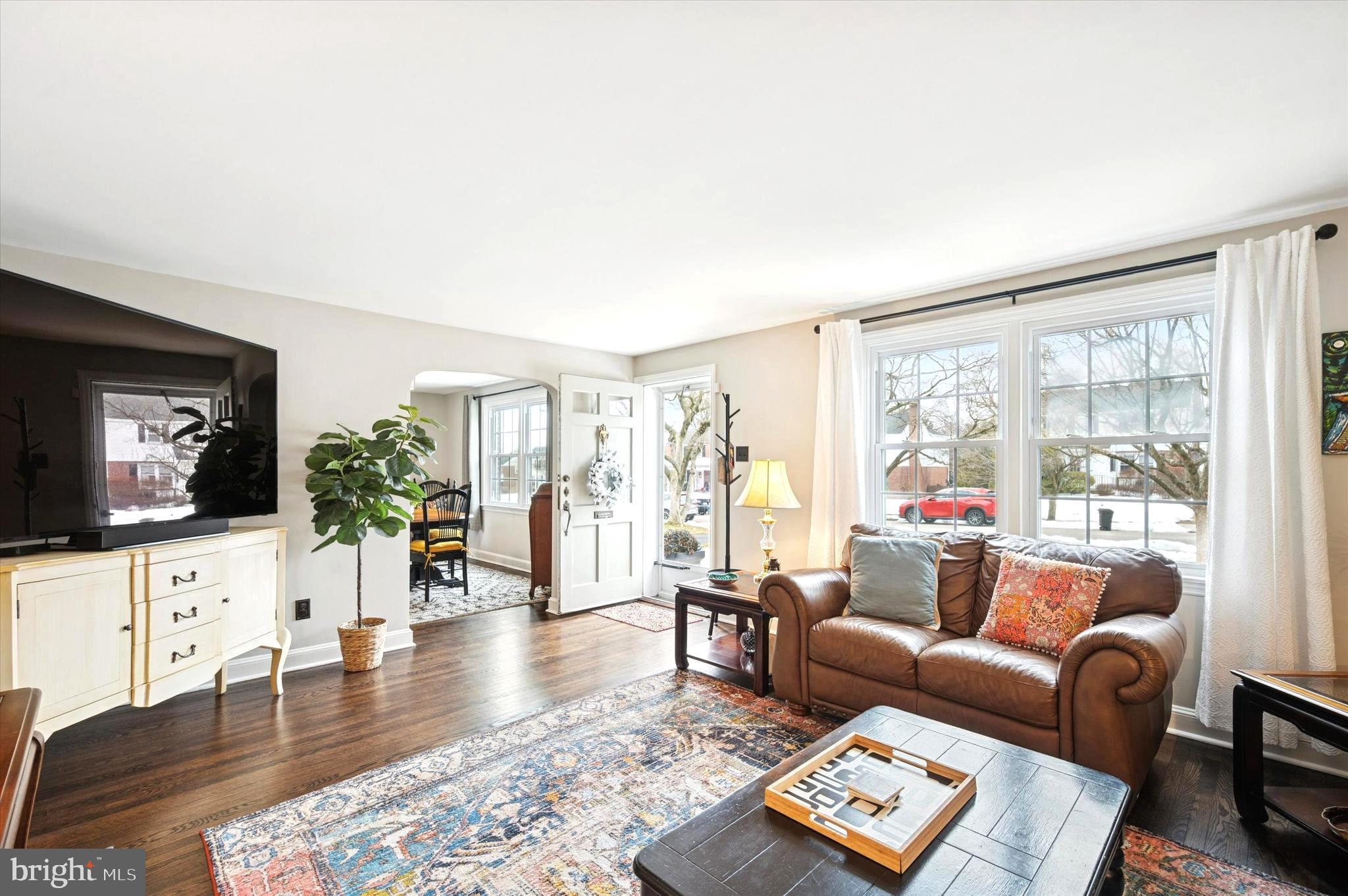 224 Farnham Road Havertown, PA 19083 - Photo 4 of 20 Living Room