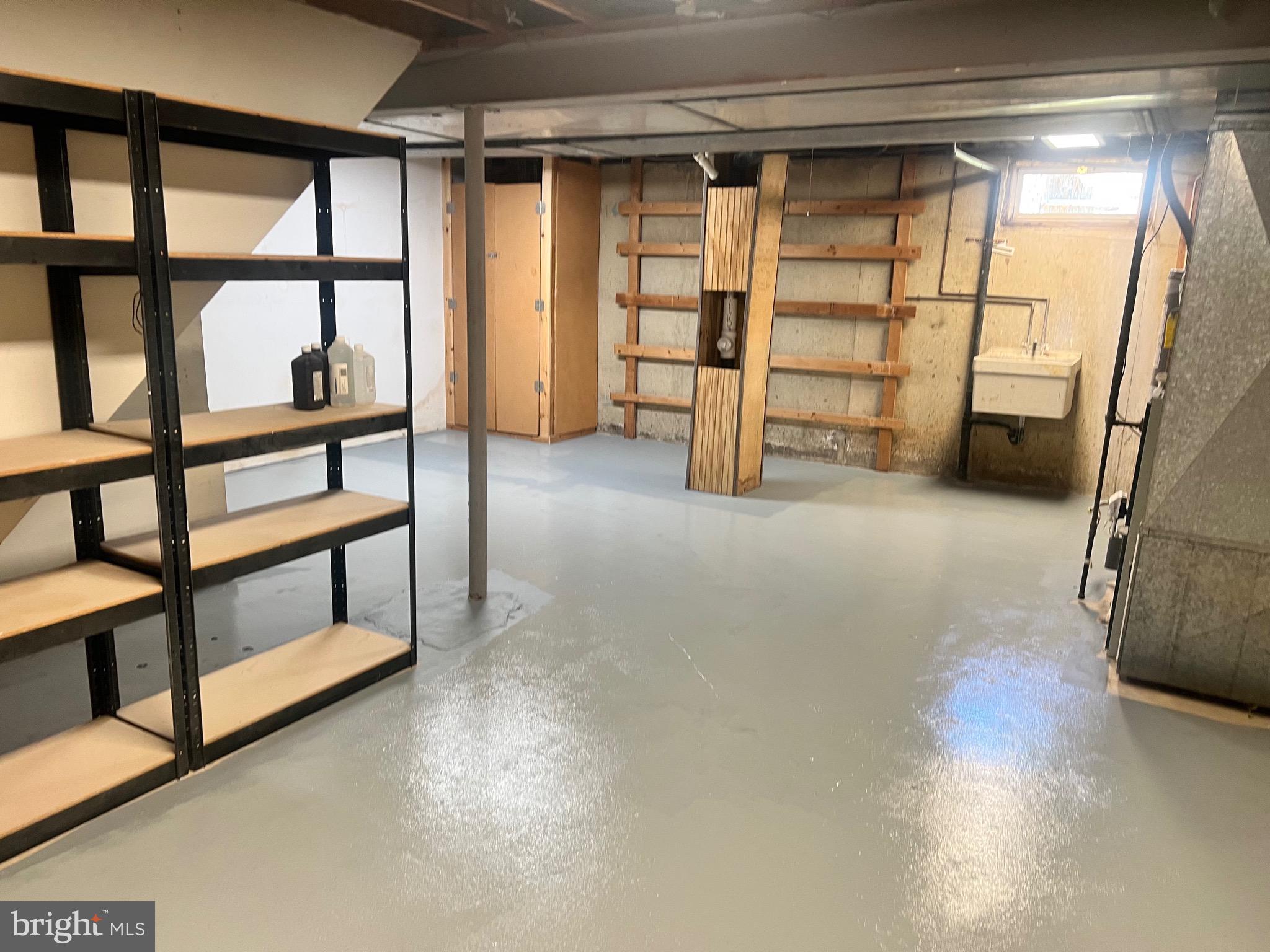 2283 Dosinia Court Reston, VA 20191 - Photo 27 of 28 a view of an empty room with a window