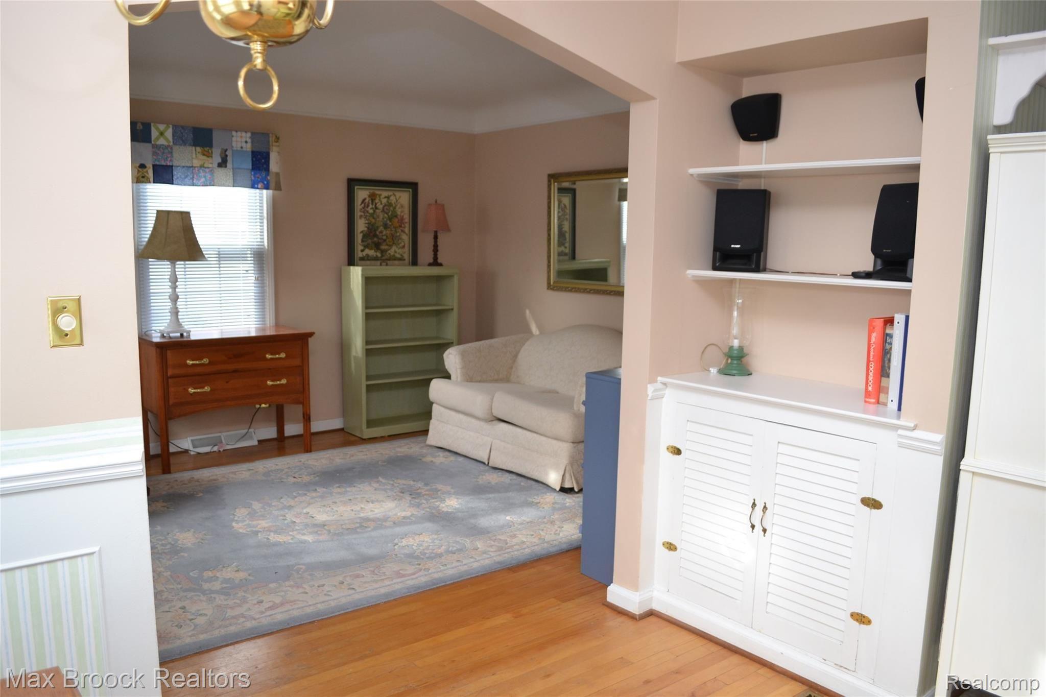 1198 Columbia Road Berkley, MI 48072 - Photo 13 of 20 DSC_0244.JPG
