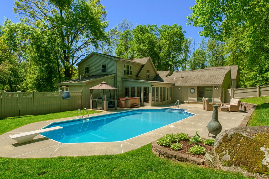 93 Littleton Road Chelmsford, MA 01824 - Photo 20 of 30 Gallery Image 20