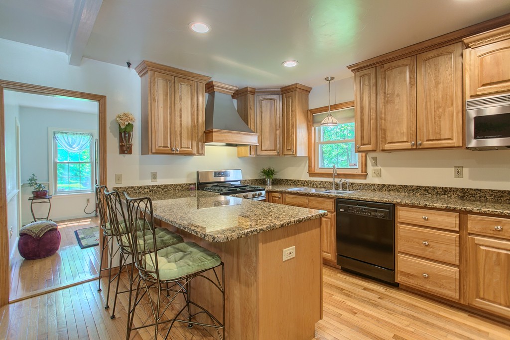 93 Littleton Road Chelmsford, MA 01824 - Photo 8 of 30 Gallery Image 8