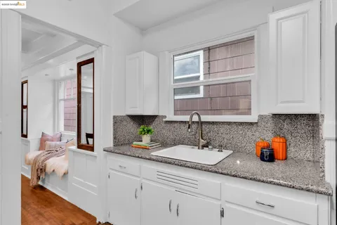 $748,000 | 1034 East 21st Street, Oakland, CA 94606