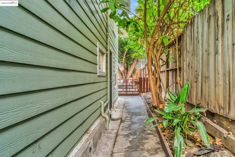 $748,000 | 1034 East 21st Street, Oakland, CA 94606