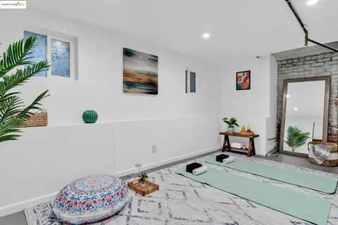 $748,000 | 1034 East 21st Street, Oakland, CA 94606