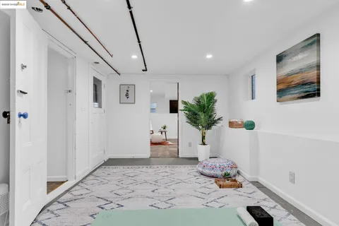 $748,000 | 1034 East 21st Street, Oakland, CA 94606