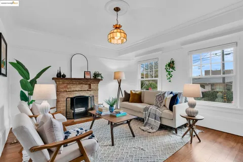 $748,000 | 1034 East 21st Street, Oakland, CA 94606