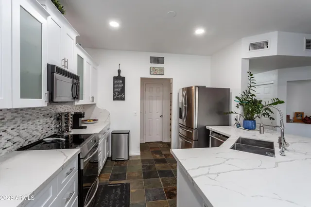 $3,200 | 11015 West Laurelwood Lane, Avondale, AZ 85392