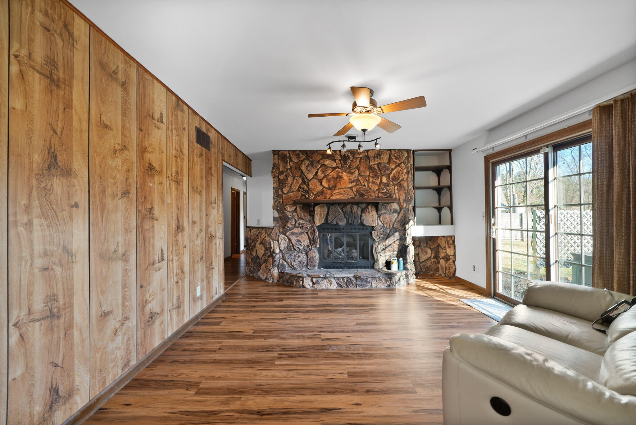 8913 22nd Street Southwest Demotte, IN 46310 - Photo 12 of 36 2048x1370