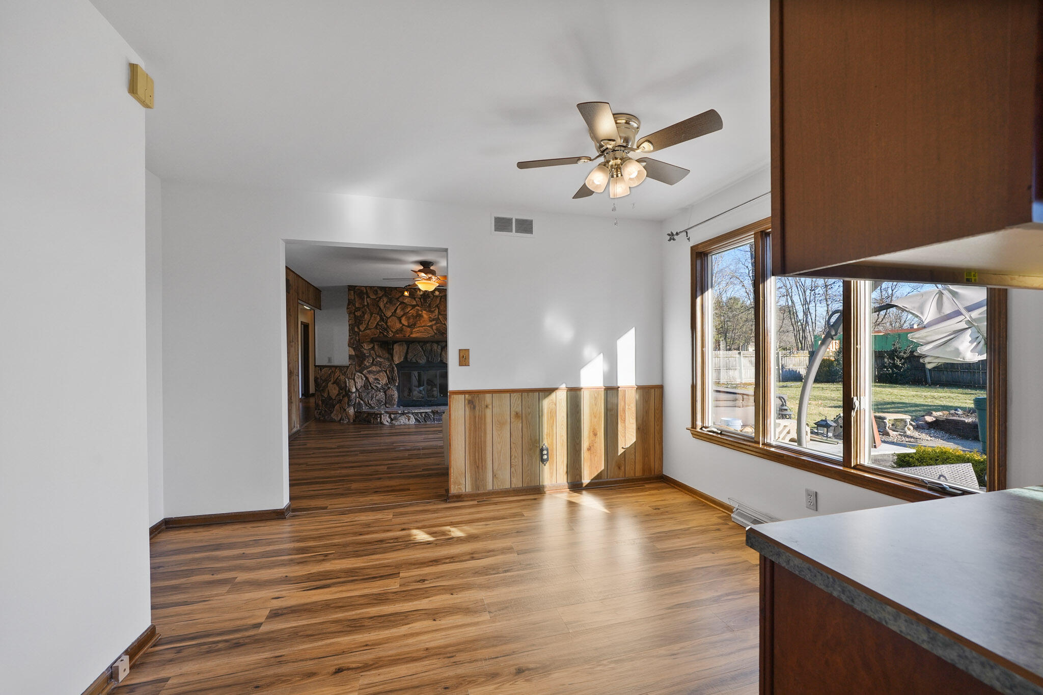 8913 22nd Street Southwest Demotte, IN 46310 - Photo 16 of 36 2048x1365