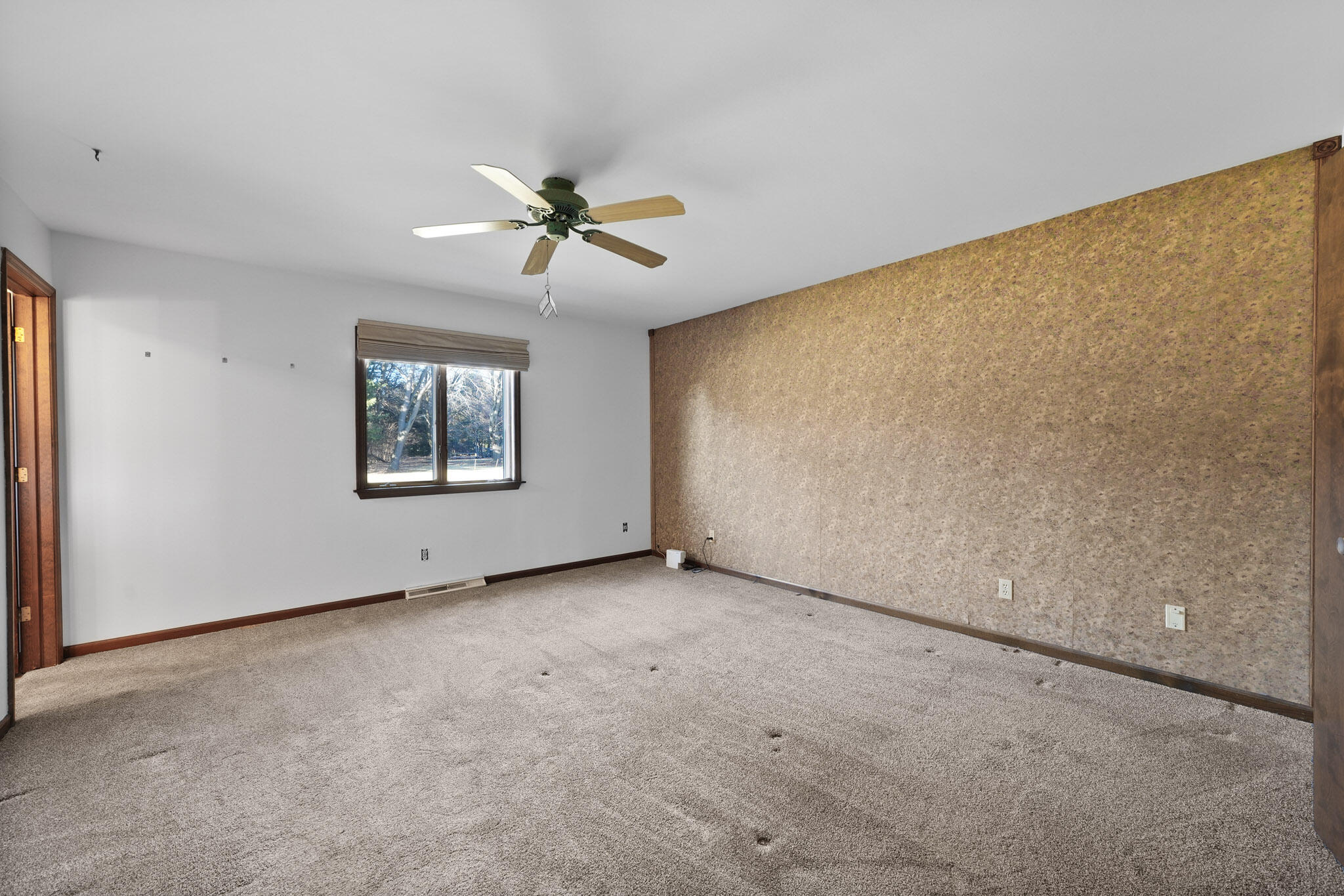 8913 22nd Street Southwest Demotte, IN 46310 - Photo 17 of 36 2048x1365