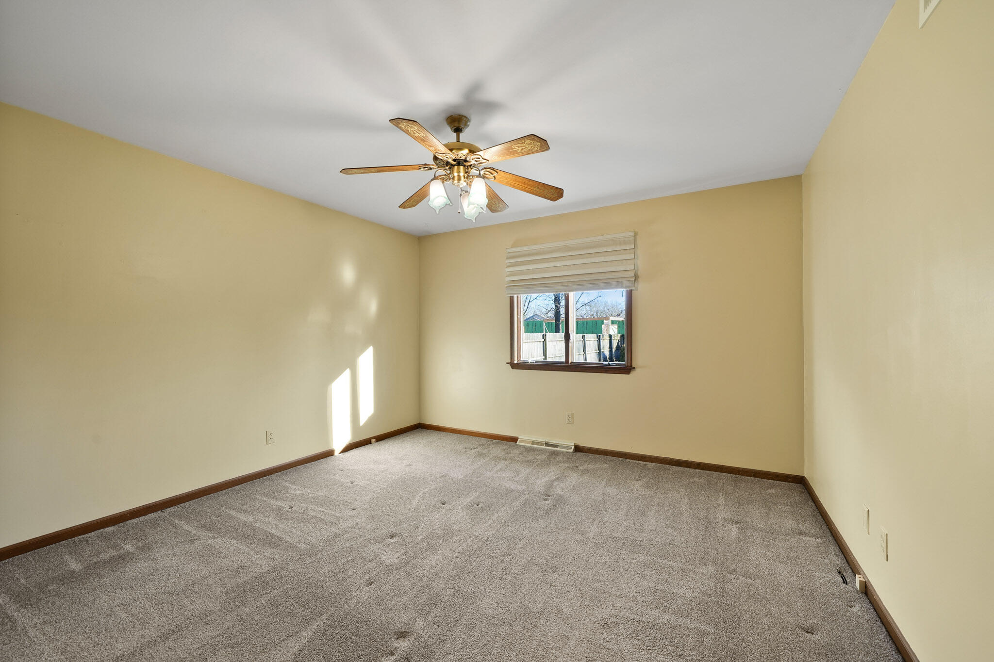 8913 22nd Street Southwest Demotte, IN 46310 - Photo 20 of 36 2048x1365