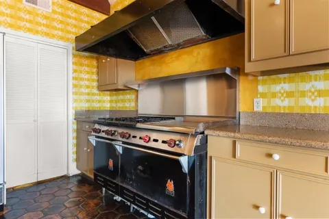 $1,700,000 | 3210 Henderson Bayou Road, Lake Charles, LA 70605