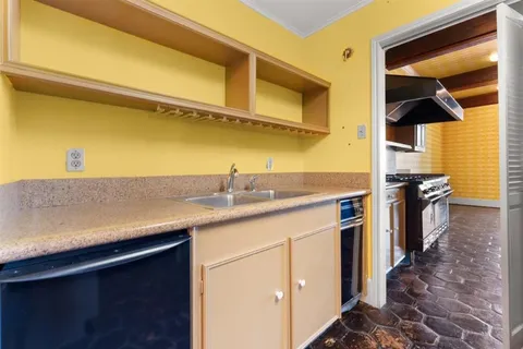 $1,700,000 | 3210 Henderson Bayou Road, Lake Charles, LA 70605