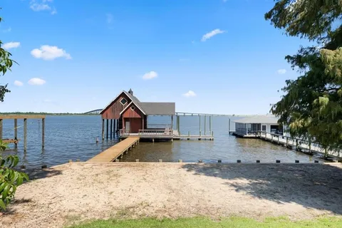 $1,700,000 | 3210 Henderson Bayou Road, Lake Charles, LA 70605