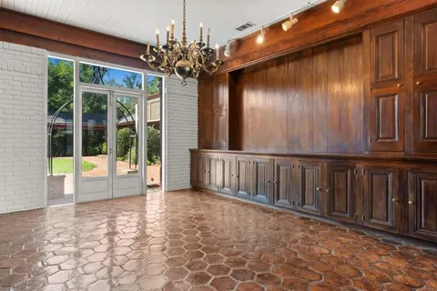 $1,700,000 | 3210 Henderson Bayou Road, Lake Charles, LA 70605